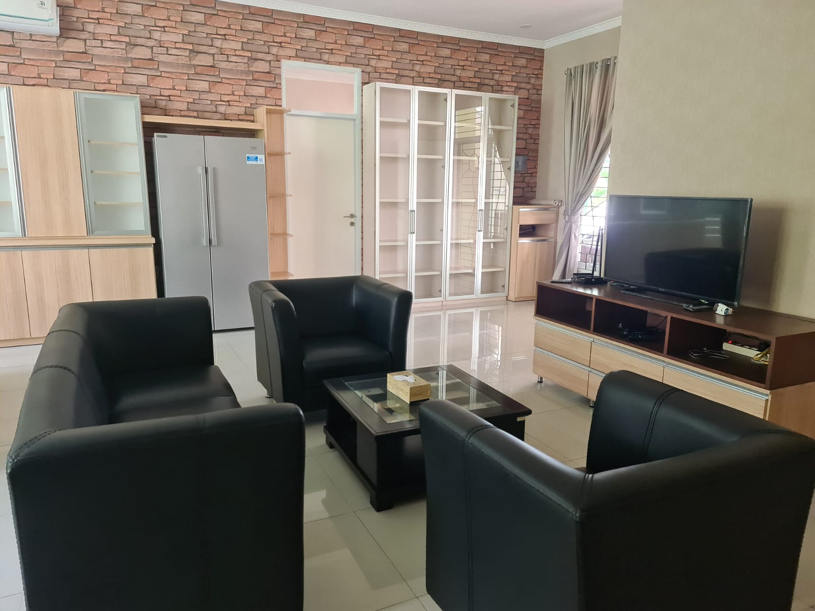 Rumah Disewakan Fully Furnished di Taman Beverly Lippo Cikarang